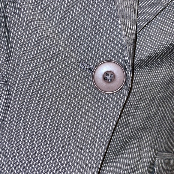 Attention Thin Pin Striped Blazer - Picture 4 of 14